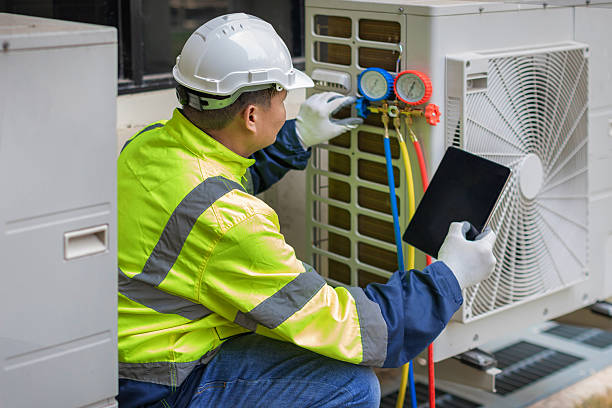 Professional Hvac technician working in San Diego, CA